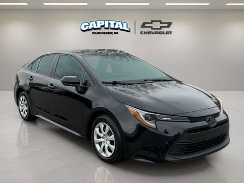 Used 2023 Toyota Corolla LE image 7
