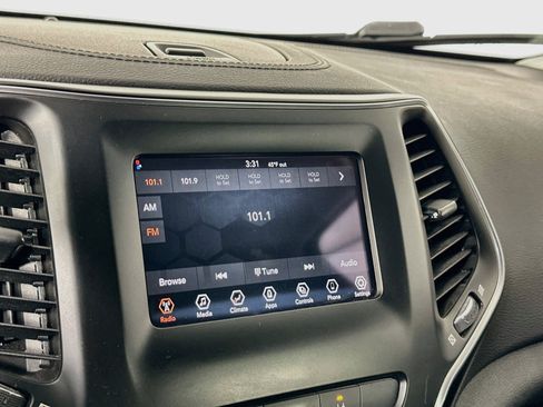 Used 2021 Jeep Cherokee Latitude FWD image 19