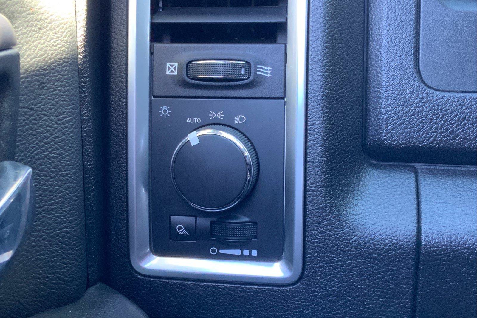 Used 2022 RAM 1500 Warlock AWD/4WD image 16