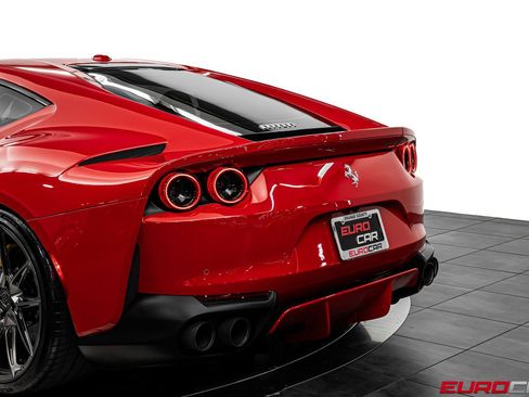 Used 2021 Ferrari 812 Superfast RWD image 17