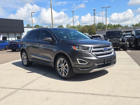Used 2018 Ford Edge Titanium w/ Equipment Group 302A AWD/4WD image 2