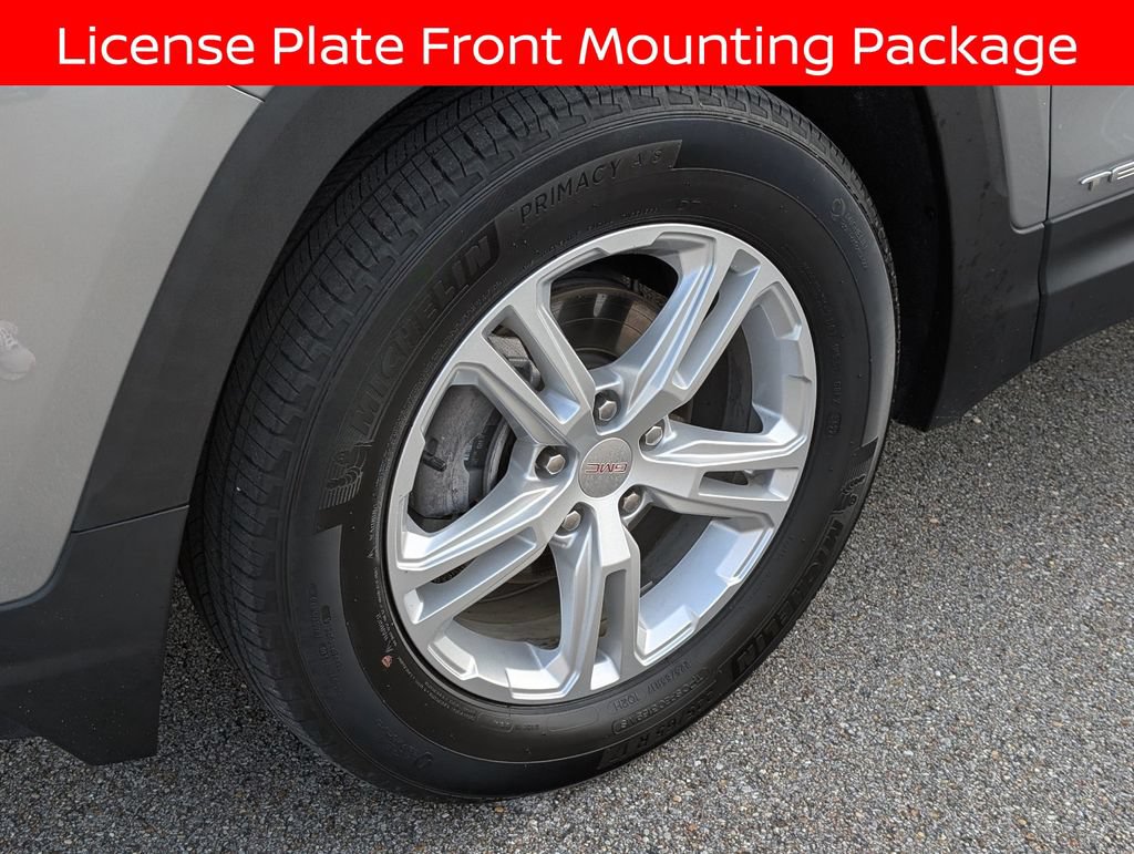 Used 2023 GMC Terrain SLE w/ LPO, Floor Liner Package FWD image 11