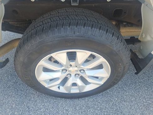 Used 2024 Chevrolet Silverado 1500 Custom RWD image 9