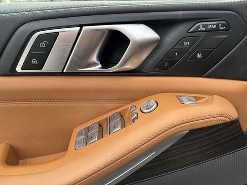 Certified 2024 BMW X7 xDrive40i w/ Premium Package image 17