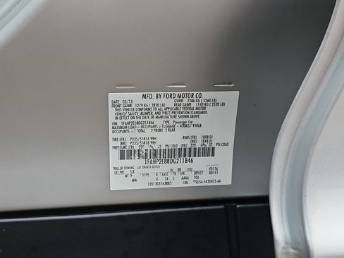 Used 2013 Ford Taurus SEL image 33