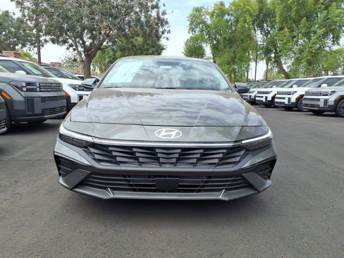 New 2026 Hyundai Elantra Limited FWD image 2