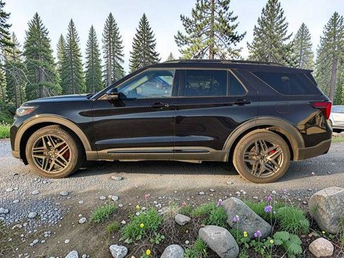 Certified 2025 Ford Explorer ST AWD/4WD image 3