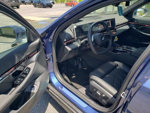 New 2027 BMW 530i xDrive w/ Premium Package AWD/4WD image 9