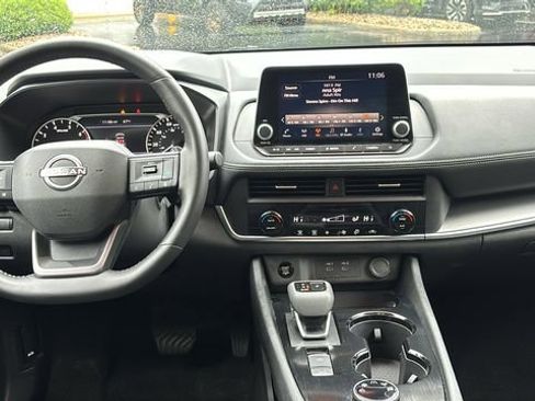 Used 2025 Nissan Rogue SV AWD/4WD image 8