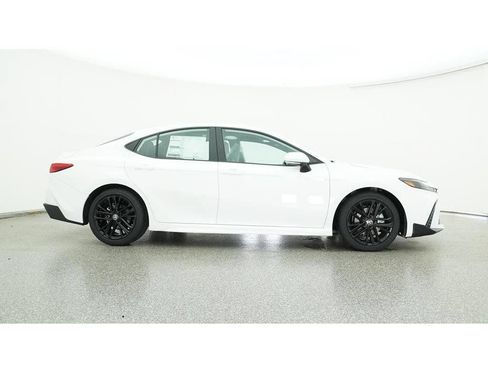 Used 2025 Toyota Camry SE w/ Multimedia Upgrade Package FWD image 33