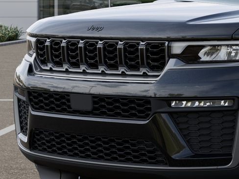 New 2026 Jeep Grand Cherokee Limited w/ Limited Altitude Package AWD/4WD image 37