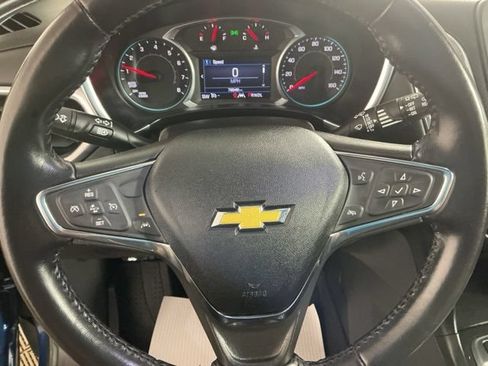 Used 2020 Chevrolet Equinox LT w/ Driver Convenience Package AWD/4WD image 23