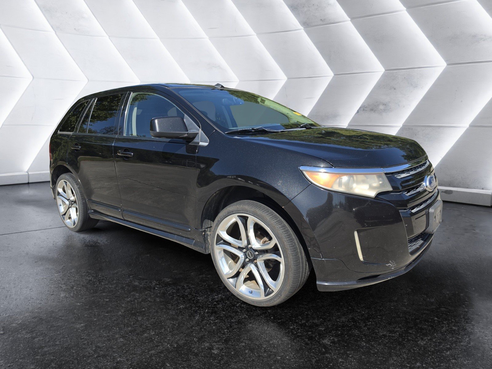 Used 2011 Ford Edge Sport w/ Driver Entry Pkg AWD/4WD image 2