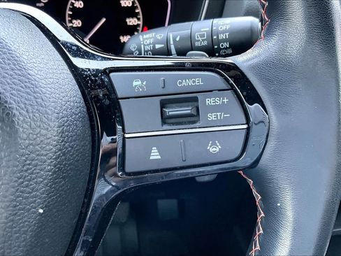 Used 2025 Honda Pilot TrailSport image 23