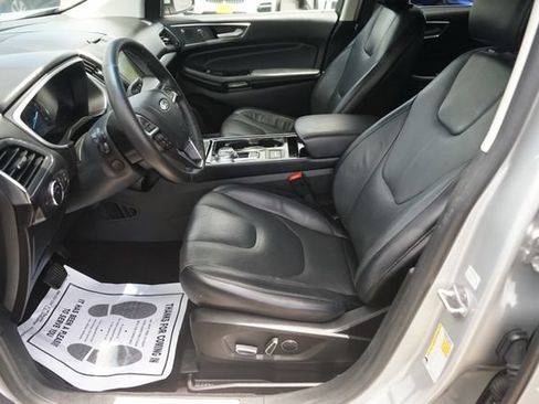 Used 2019 Ford Edge Titanium w/ Equipment Group 301A FWD image 9