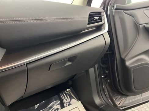 Used 2025 Nissan Rogue SV w/ SV Premium Package FWD image 38
