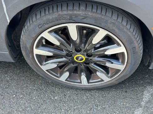 Used 2024 MINI Cooper SE FWD image 3