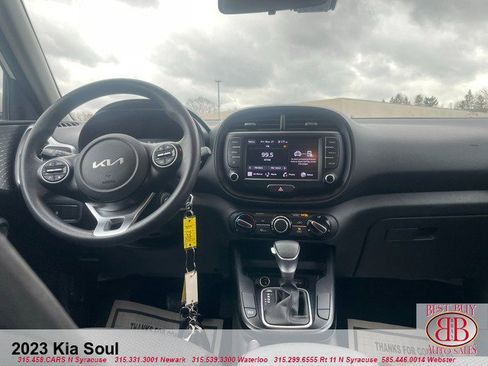 Used 2023 Kia Soul LX w/ LX Technology Package FWD image 33