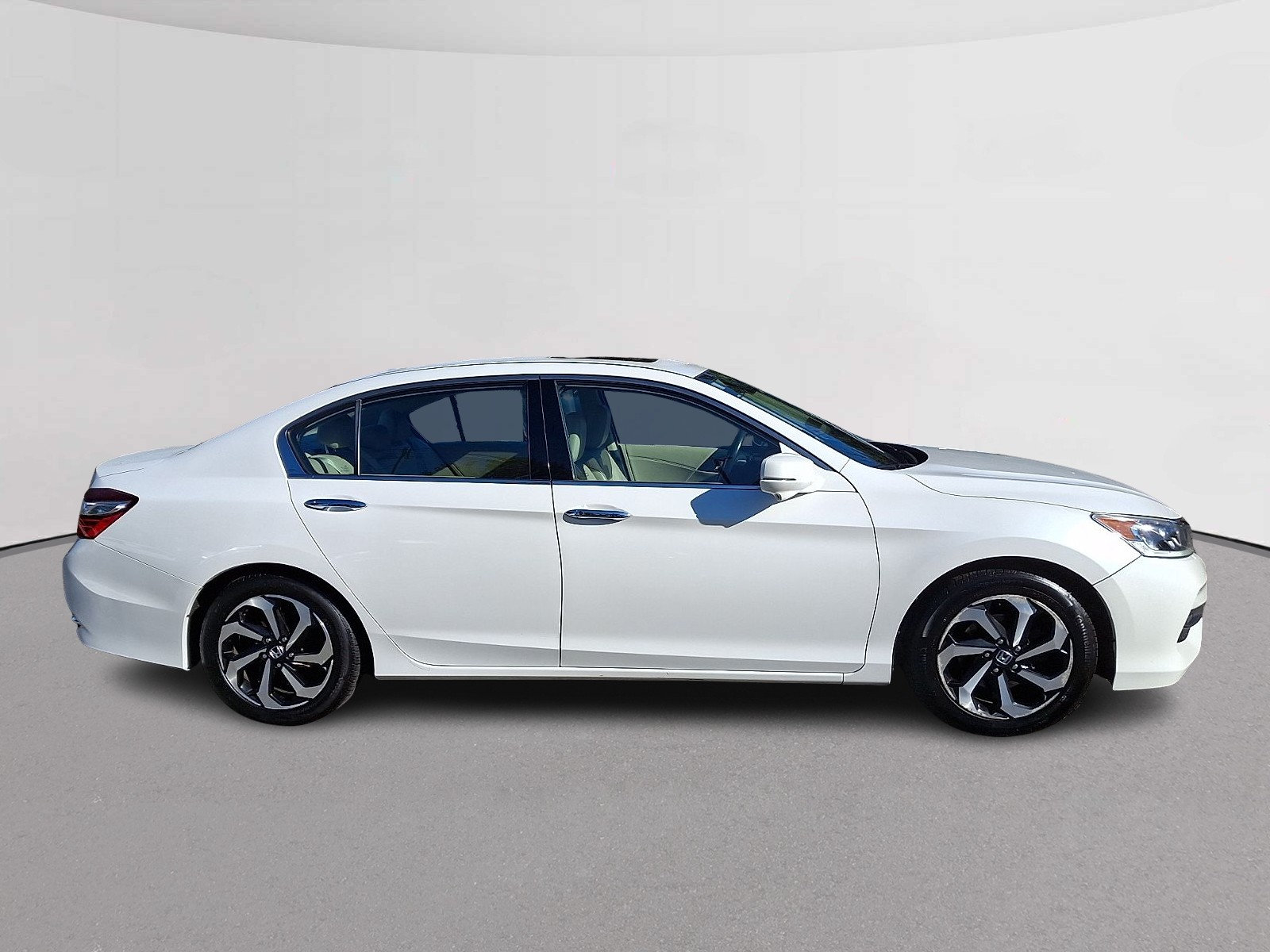 Certified 2017 Honda Accord EX-L image 12