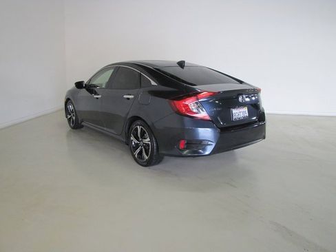 Certified 2018 Honda Civic Touring image 24