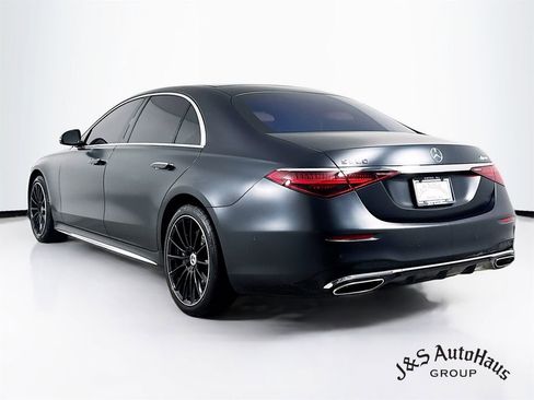 Used 2022 Mercedes-Benz S 580 4MATIC Sedan w/ AMG Line Package image 5