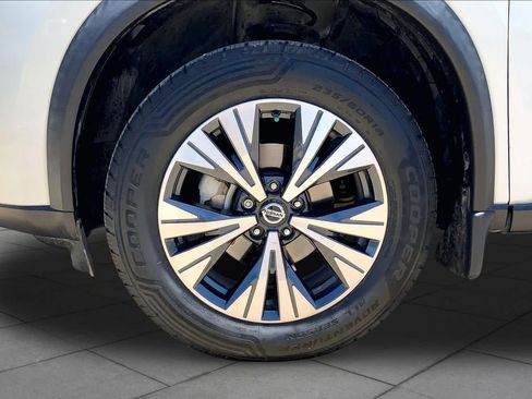 Used 2021 Nissan Rogue SV FWD image 11