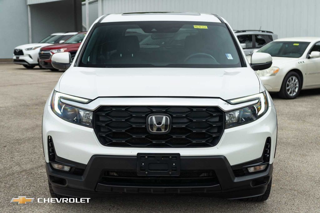 Used 2023 Honda Passport EX-L image 2