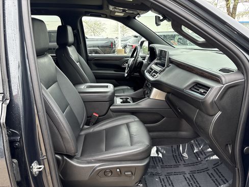 Used 2022 Chevrolet Suburban Z71 w/ Z71 Off-Road Package AWD/4WD image 20
