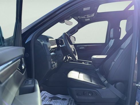 Used 2026 Chevrolet Suburban High Country w/ Sun And Tow Package image 22