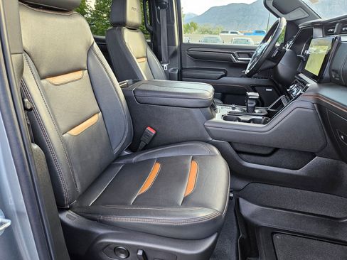 Used 2024 GMC Sierra 1500 AT4 w/ AT4 Premium Package AWD/4WD image 35