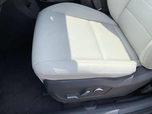 Used 2024 Hyundai Santa Fe Limited image 32