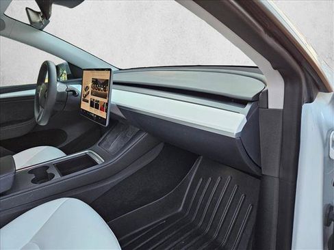 Used 2023 Tesla Model Y Long Range AWD/4WD image 19