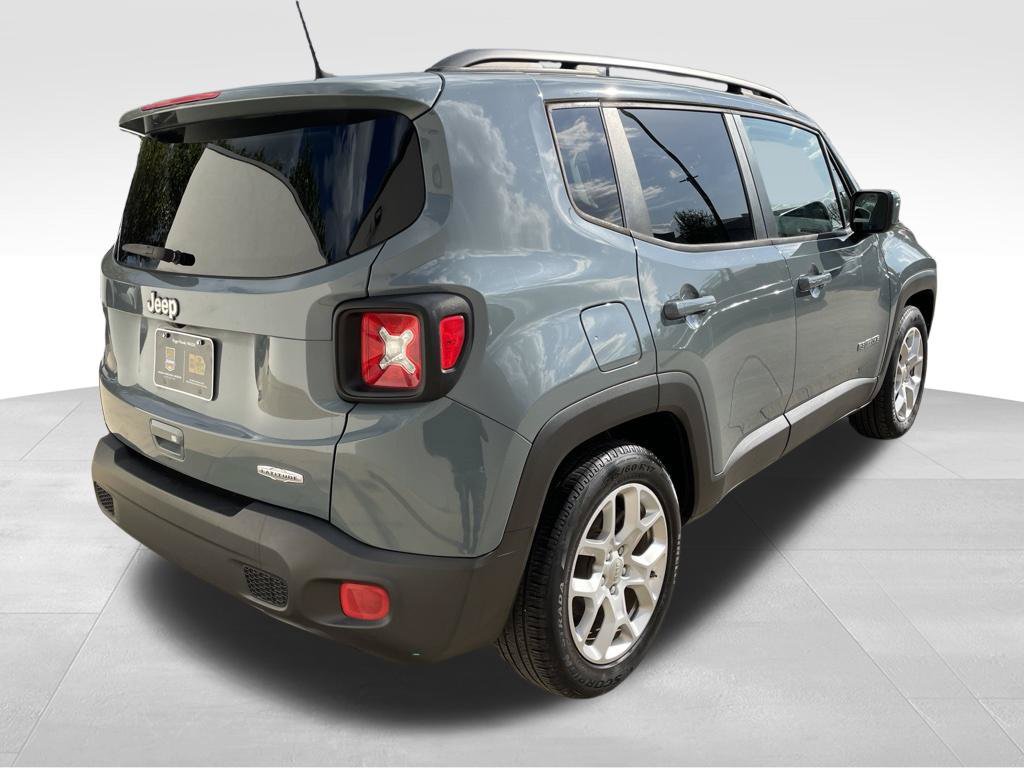 Used 2018 Jeep Renegade Latitude FWD image 5