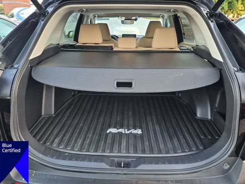 Used 2022 Toyota RAV4 XLE Premium FWD image 32