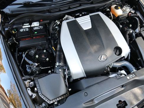 Used 2016 Lexus IS 300 AWD image 35