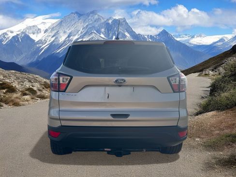 Used 2018 Ford Escape S image 4