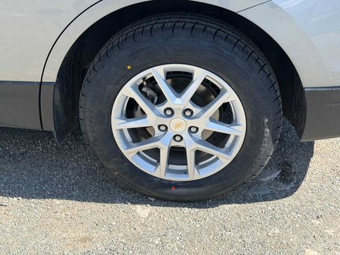 Certified 2024 Chevrolet Equinox LT AWD/4WD image 11