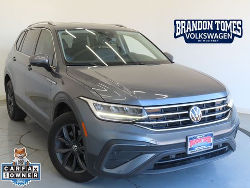 Used 2023 Volkswagen Tiguan SE image 1