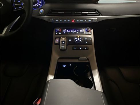 Used 2022 Hyundai Palisade SEL w/ Premium Package image 12