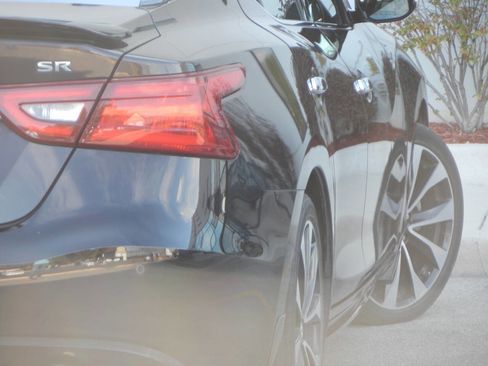 Used 2016 Nissan Maxima SR image 19