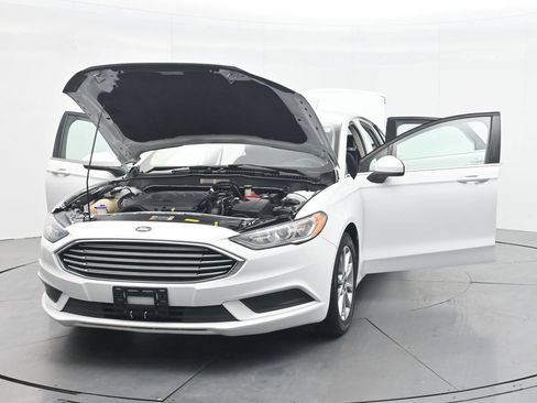 Used 2017 Ford Fusion SE w/ Fusion SE Technology Package FWD image 43