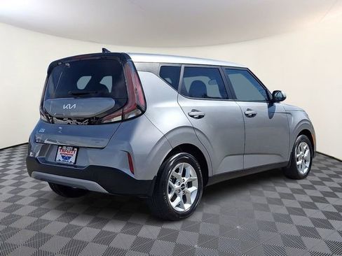 Used 2023 Kia Soul LX w/ LX Technology Package FWD image 6
