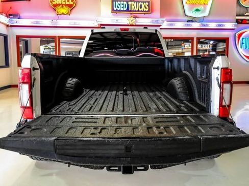Used 2022 Ford F350 Platinum w/ FX4 Off-Road Package AWD/4WD image 9