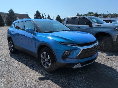 Used 2024 Chevrolet Blazer LT w/ Convenience Package AWD/4WD image 3