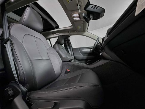 Used 2025 Volvo XC40 B5 Core w/ Protection Package Premier image 27