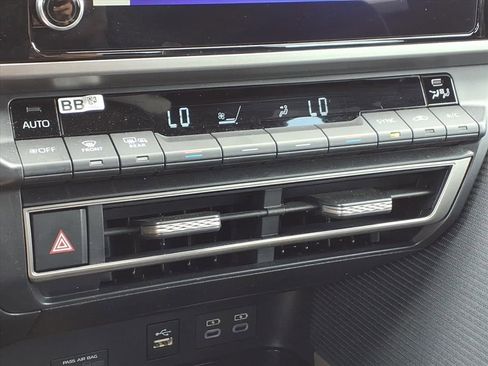 Certified 2025 Toyota Camry SE FWD image 25