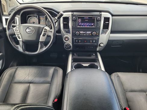 Used 2019 Nissan Titan PRO-4X w/ Pro-4x Convenience Package AWD/4WD image 19