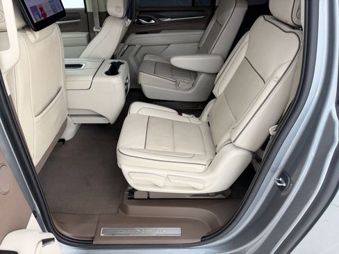 Used 2023 GMC Yukon XL Denali w/ Denali Reserve Package image 10