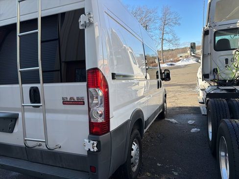 Used 2017 RAM ProMaster 2500 w/ Interior Convenience Group image 5