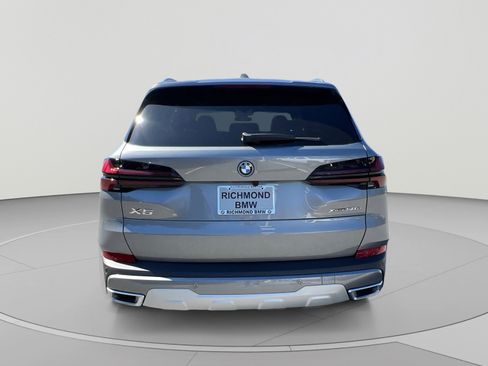 New 2026 BMW X5 xDrive50e w/ Premium Package AWD/4WD image 4